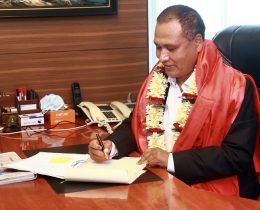 कुलमान पदभार ग्रहणपछि। तस्बिर : रासस